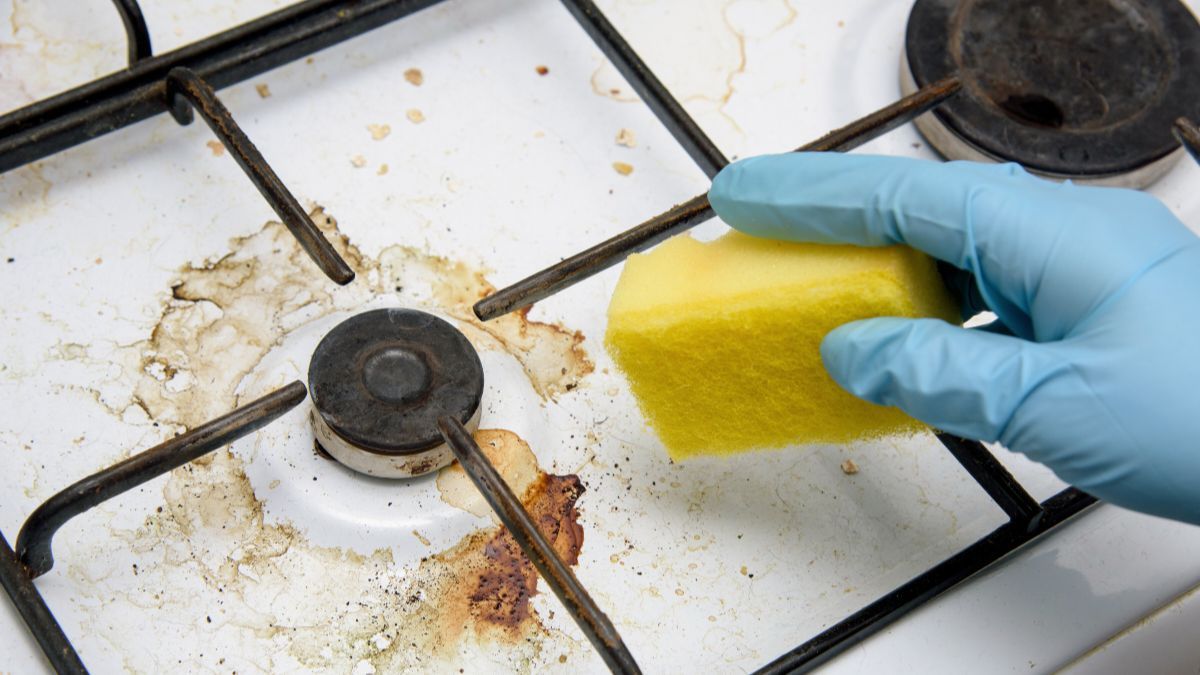 Con el siguiente truco casero de limpieza lograrás limpiar y dejar relucientes las hornallas y quemadores de la cocina. Con el siguiente truco casero de limpieza lograrás limpiar y dejar relucientes las hornallas y quemadores de la cocina.