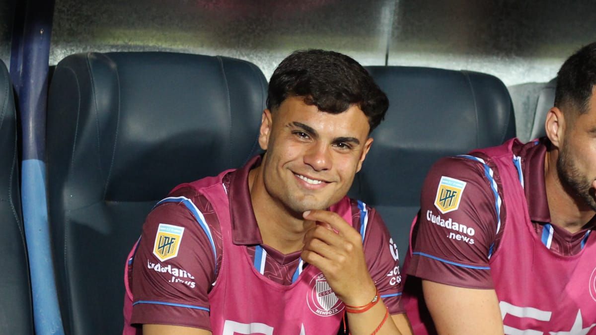 Toto Pozzo después de mucho tiempo ocupó un lugar en el banco de suplentes, tras superar una dura lesión. Toto Pozzo después de mucho tiempo ocupó un lugar en el banco de suplentes, tras superar una dura lesión.