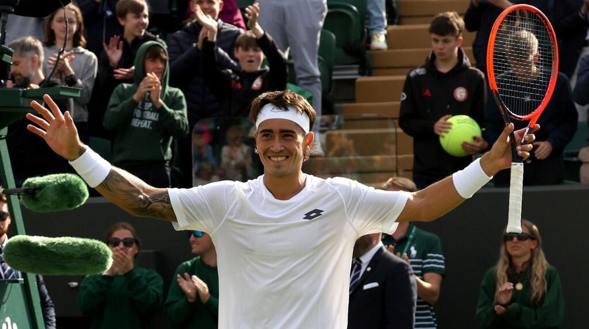 Francisco Comesaña vive un sueño en Wimbledon tras tener grandes actuaciones esta semana en el césped de Londres. Francisco Comesaña vive un sueño en Wimbledon tras tener grandes actuaciones esta semana en el césped de Londres.