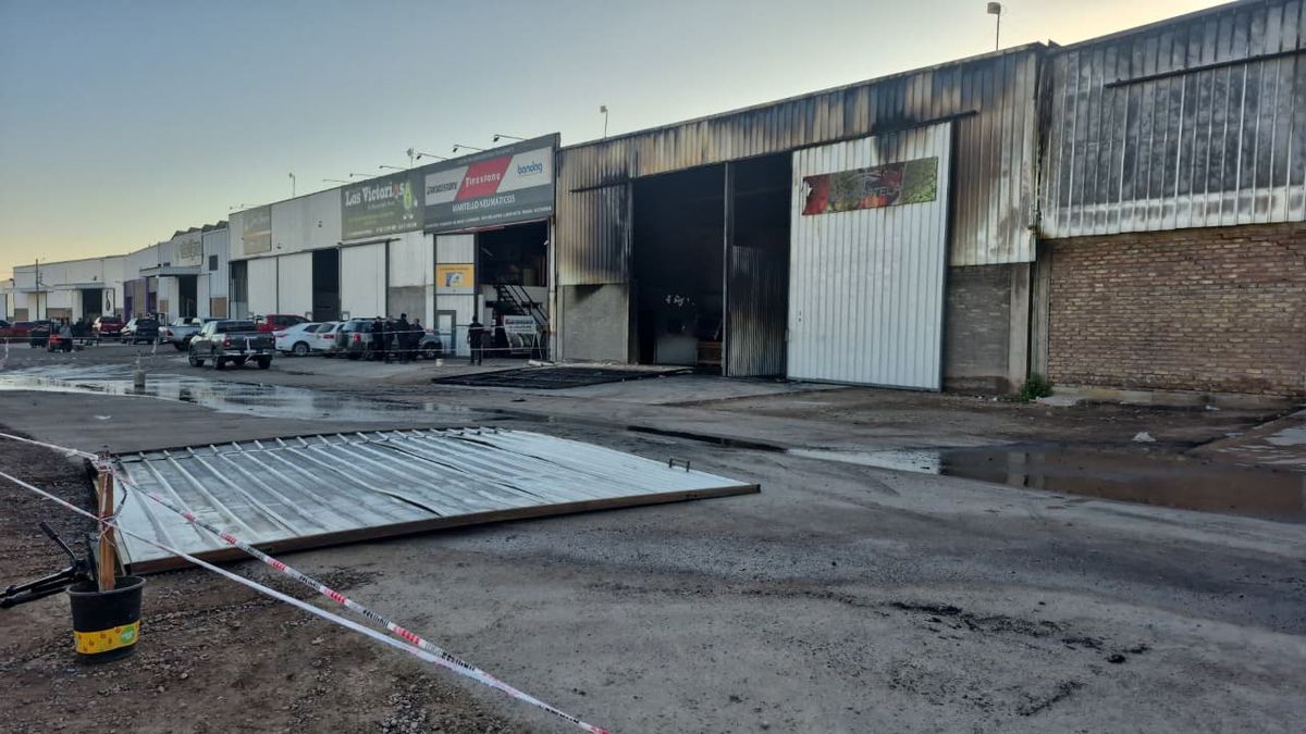 Son 20 productores los afectados tras el incendio en la Feria de Guaymallén. Son 20 productores los afectados tras el incendio en la Feria de Guaymallén.