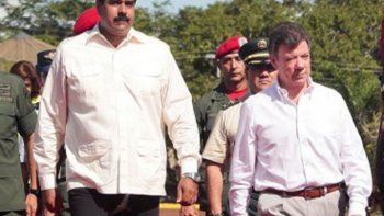 Santos y Maduro se ven las caras en Quito tras un mes de crisis fronteriza