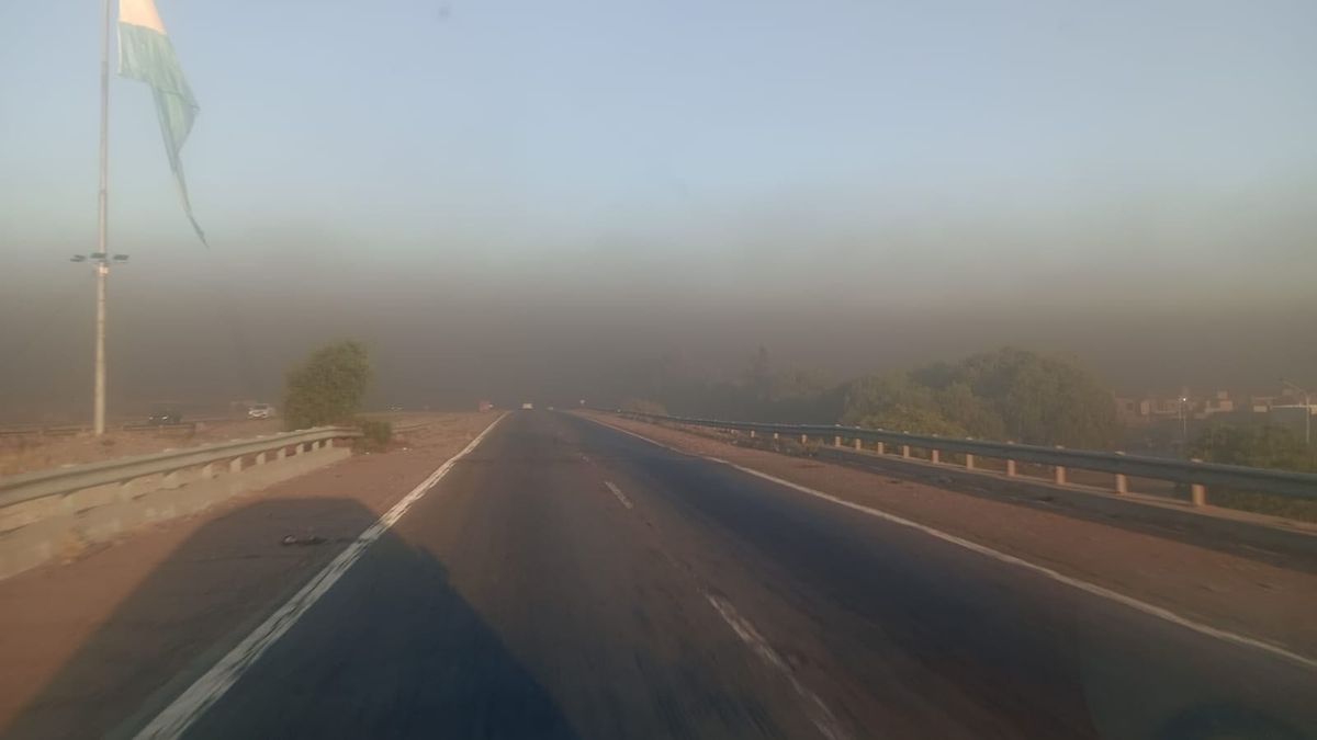 Las heladas tardías afectaron grandes zonas de cultivos de la zona Este, el Sur y Tunuyán, donde encendieron quemadores y provocaron una espesa capa de humo. Las heladas tardías afectaron grandes zonas de cultivos de la zona Este, el Sur y Tunuyán, donde encendieron quemadores y provocaron una espesa capa de humo.