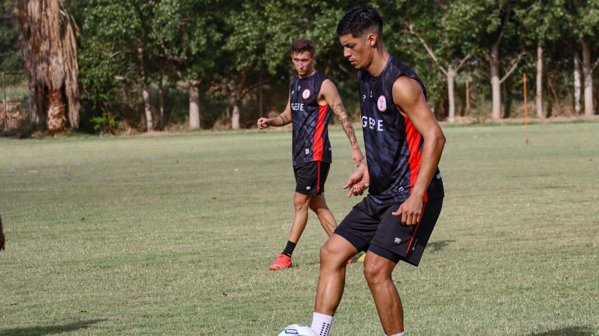 Pablo Palacios Alvarenga es uno de los refuerzos de jerarquía del equipo de Alejandro Abaurre. Pablo Palacios Alvarenga es uno de los refuerzos de jerarquía del equipo de Alejandro Abaurre.