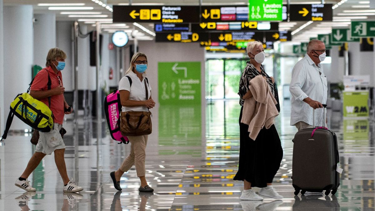 Los viajeros argentinos que arriben a España a partir del 27 de julio deberán hacer una cuarentena obligatoria por diez días en su domicilio o alojamiento.