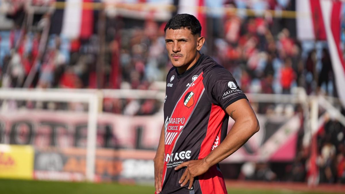 Arón Agüero convirtió su primer gol con la camiseta del Deportivo Maipú. Foto: Axel Lloret/UNO.