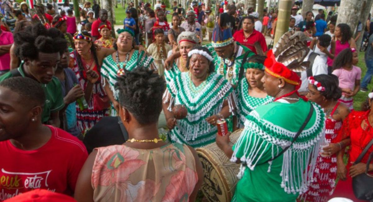 En Surinam se celebra cada año el Día de los Pueblos Indigenas, una de las festividades más importantes del país En Surinam se celebra cada año el Día de los Pueblos Indigenas, una de las festividades más importantes del país