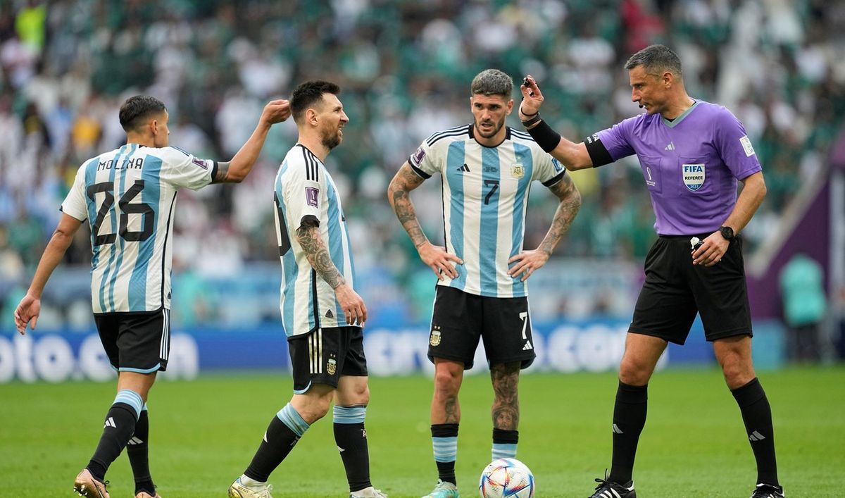El colegiado dirigió en la caída de la Selección argentina contra Arabia Saudita en 2022.