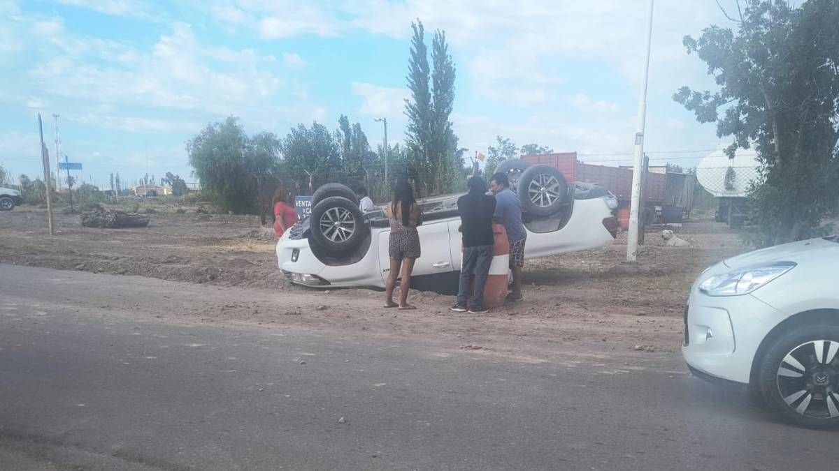 El vuelco ocurrió este miércoles 1 de enero del 2025 antes de las 7 y el conductor tenía más de 2 gramos de alcohol en sangre. El vuelco ocurrió este miércoles 1 de enero del 2025 antes de las 7 y el conductor tenía más de 2 gramos de alcohol en sangre.