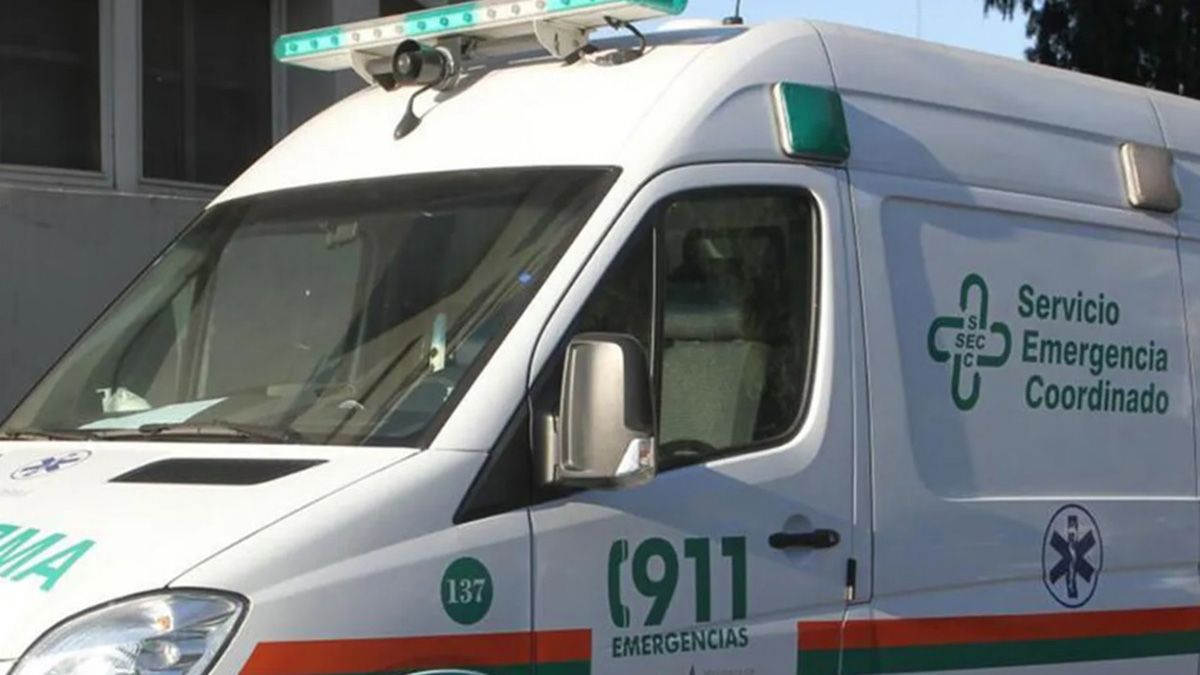 El joven de 23 años impactó con su moto contra un poste de luz, en Medrano, y murió en el lugar de la tragedia El hombre intoxicado por monóxico de carbono en Ciudad fue trasladadopor una ambulancia e internado en el Hospital Central