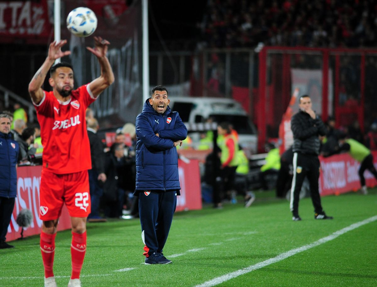 Carlos Tevez sacó a Independiente de la zona del descenso Carlos Tevez sacó a Independiente de la zona del descenso