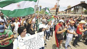 Sigue el conteo de votos en Bolivia en una jornada con el país paralizado