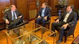 Suarez se reunió con el presidente del Nación para refinanciar la deuda