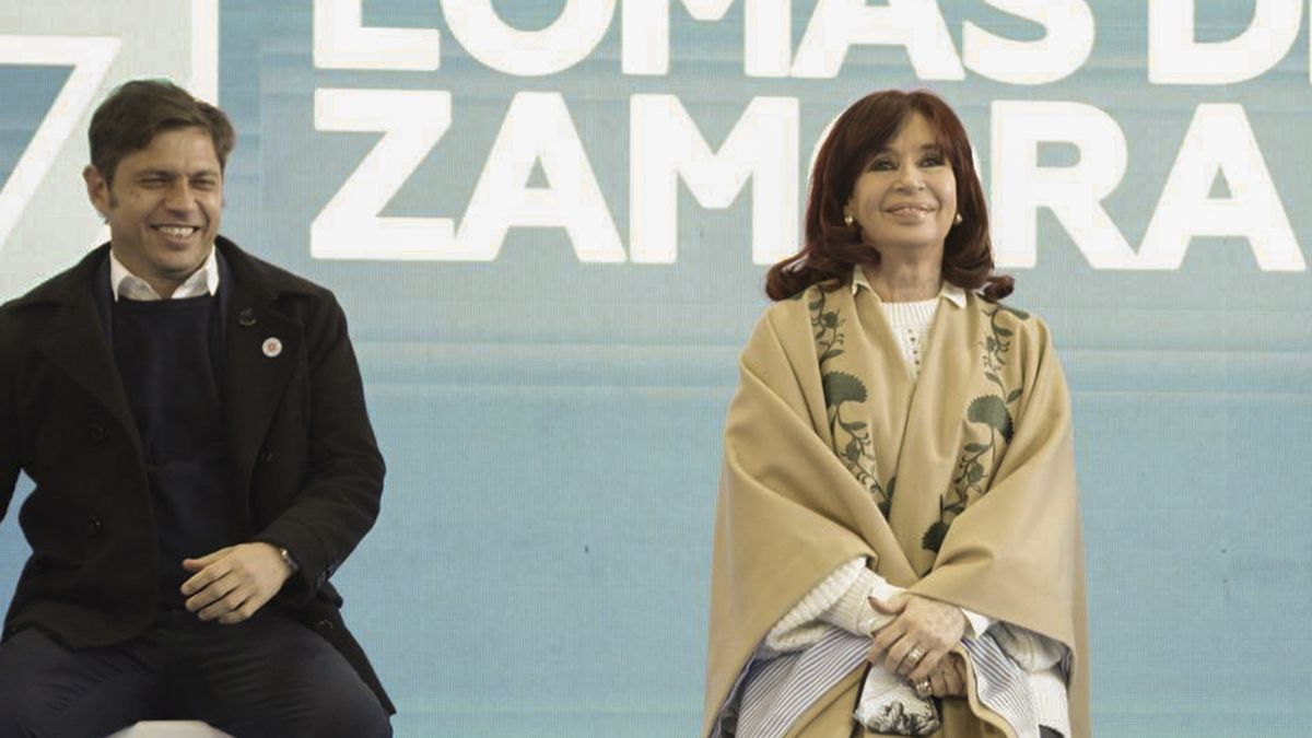 La Vicepresidenta Cristina Kirchner junto al gobernador Axel Kicillof en el acto de relanzamiento del Plan Qunita donde realiz&oacute; cr&iacute;ticas al ex presidente Mauricio Macri.