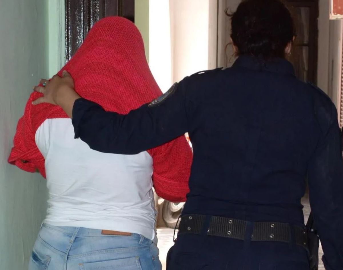 Niño maltratado. Un niño de 10 años fue salvajemente azotado por su madre quien quedó detenida. Niño maltratado. Un niño de 10 años fue salvajemente azotado por su madre quien quedó detenida.