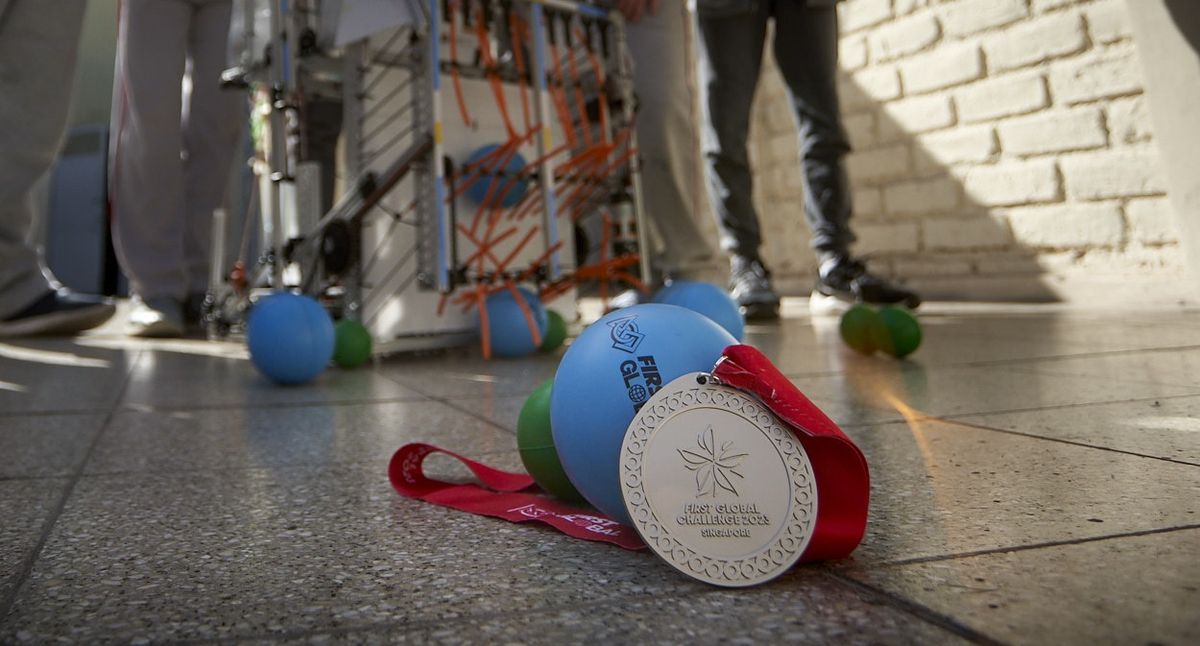 Es la primera vez que Argentina se sube al podio del Mundial de Robótica. Fue en Singapur, en la séptima edición del First Global Challenge. Es la primera vez que Argentina se sube al podio del Mundial de Robótica. Fue en Singapur, en la séptima edición del First Global Challenge.