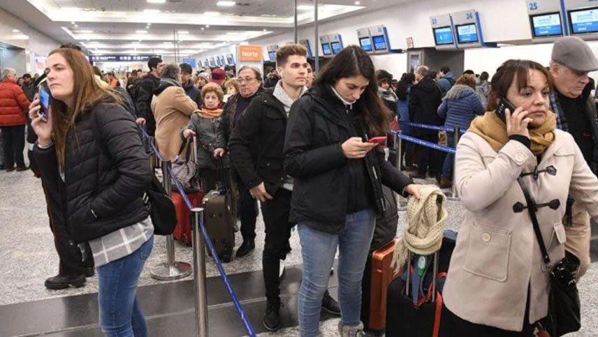 En respuesta a Bullrich, los gremios de pilotos llamaron a una movilización