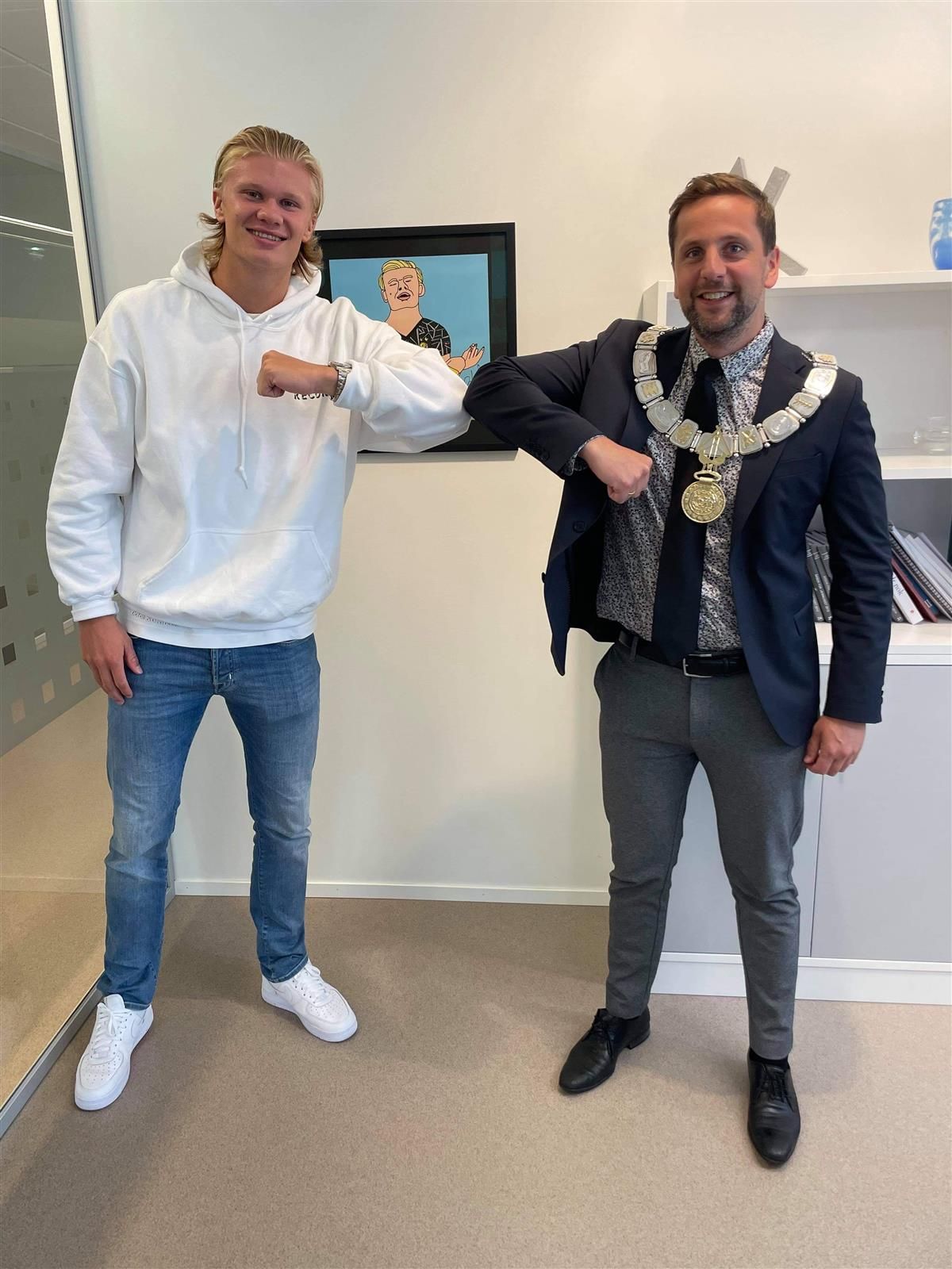 Erling Haaland se muestra comprometido con su comunidad recordando sus ra&iacute;ces.