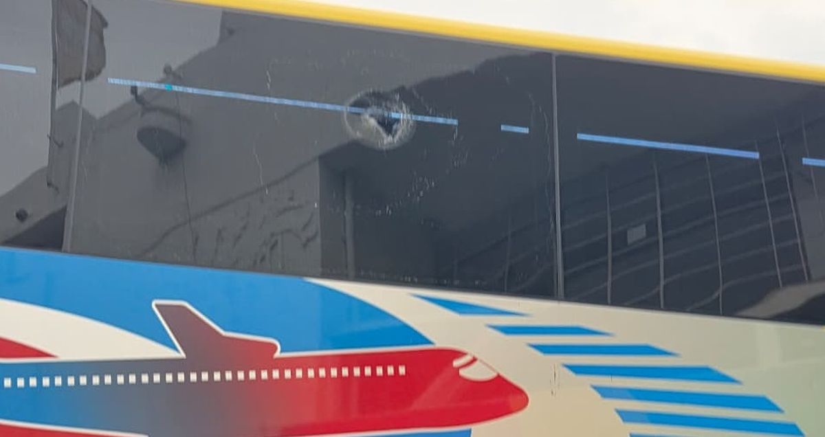 La violencia no tiene fin: así recibieron los hinchas de la U de Chile a los jugadores de Lanús