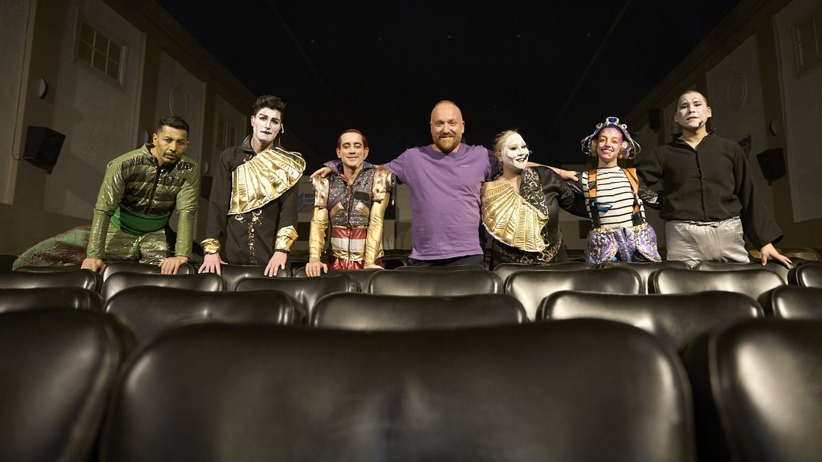 Pancho Carrasco junto a su elenco, elegido mediante casting, hacen todos los días a las 17.30 Pancho Carrasco junto a su elenco, elegido mediante casting, hacen todos los días a las 17.30