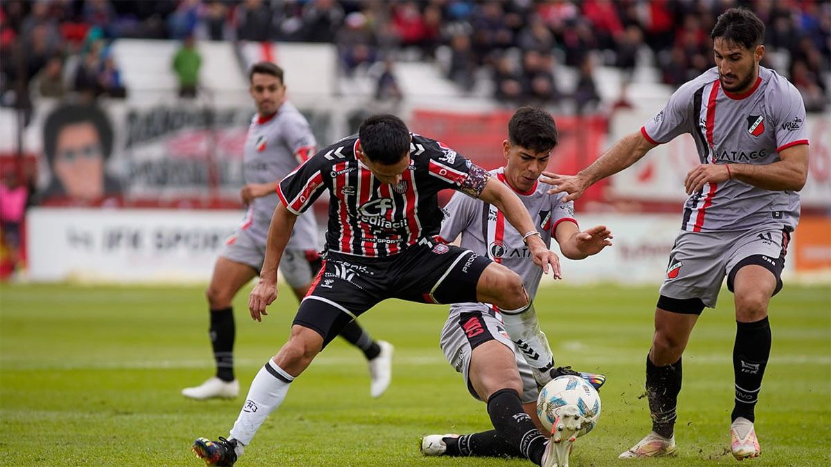 Deportivo Maipú perdió frente a Chacarita.