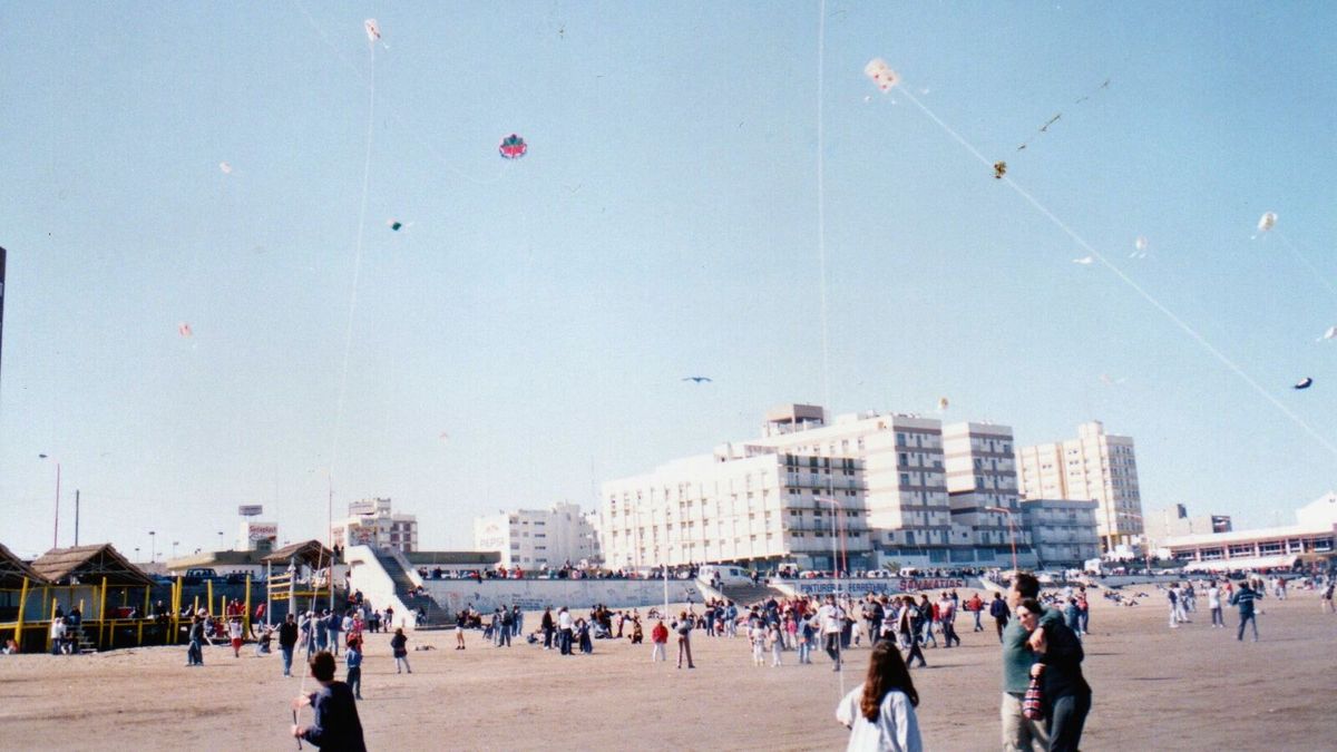 Las primaveras de Monte Hermoso en los años '80. Barrileteadas, playa y churros. Las primaveras de Monte Hermoso en los años '80. Barrileteadas, playa y churros.