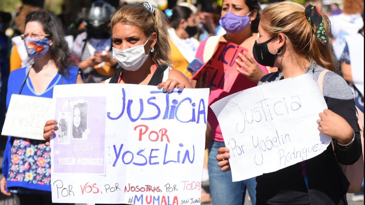 Marchas pidiendo justicia por el femicidio de Yoselín