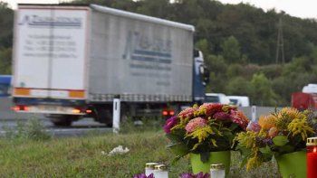 La policía austríaca encontró otro camión con inmigrantes y tuvieron que internar a tres niños