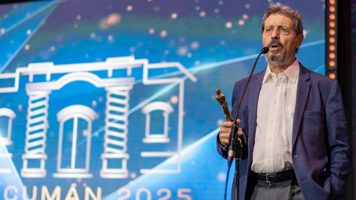 Andrés Gabrielli celebró el Oro de Radio Nihuil y el que ganó por su programa semanal La Conversación en el que participa el periodista de Diario UNO, José Luis Verderico. Andrés Gabrielli celebró el Oro de Radio Nihuil y el que ganó por su programa semanal La Conversación en el que participa el periodista de Diario UNO, José Luis Verderico.