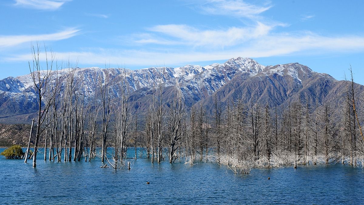 En una de las zonas que cubrió el dique funcionaba parte del camping del Automóvil Club. Era uno de los lugares más concurridos y con mejores servicios de Potrerillos.