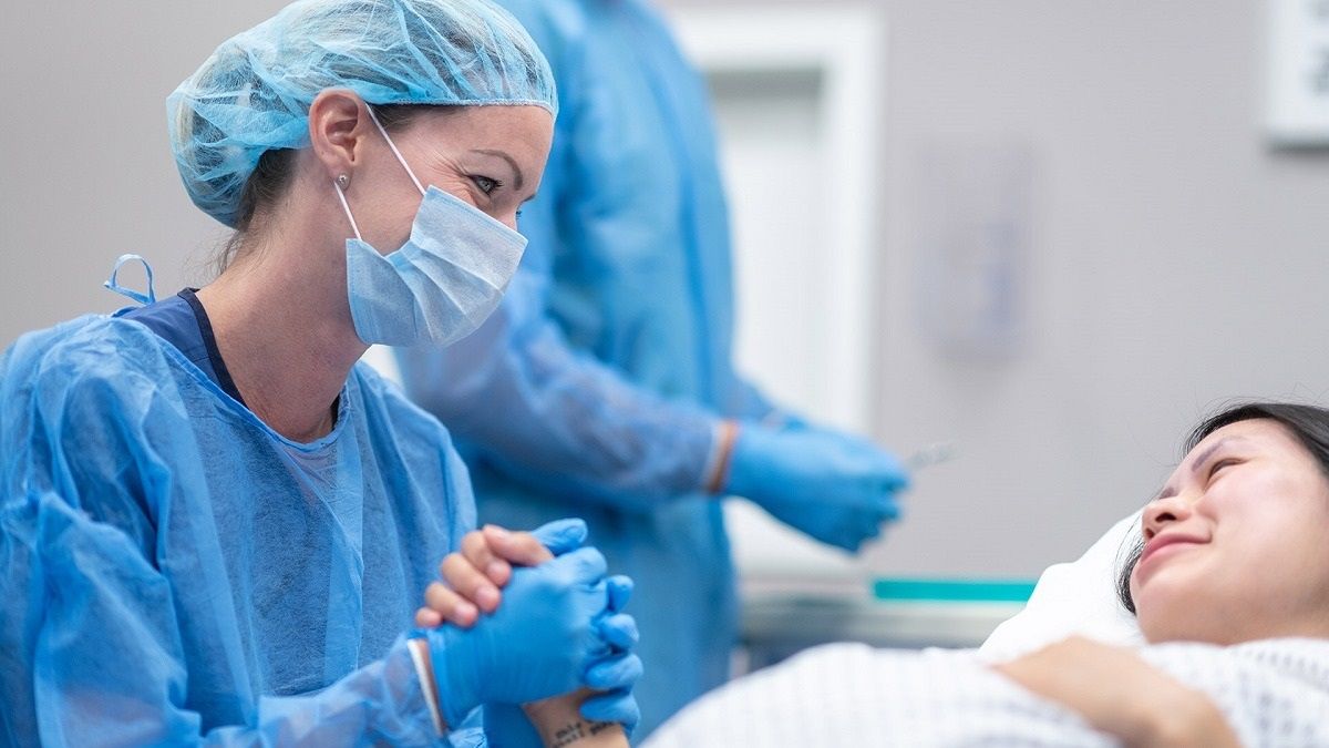 ¿Parto natural o por cesárea? Una de las preguntas que las personas gestantes más se hacen a lo largo del embarazo. ¿Parto natural o por cesárea? Una de las preguntas que las personas gestantes más se hacen a lo largo del embarazo.