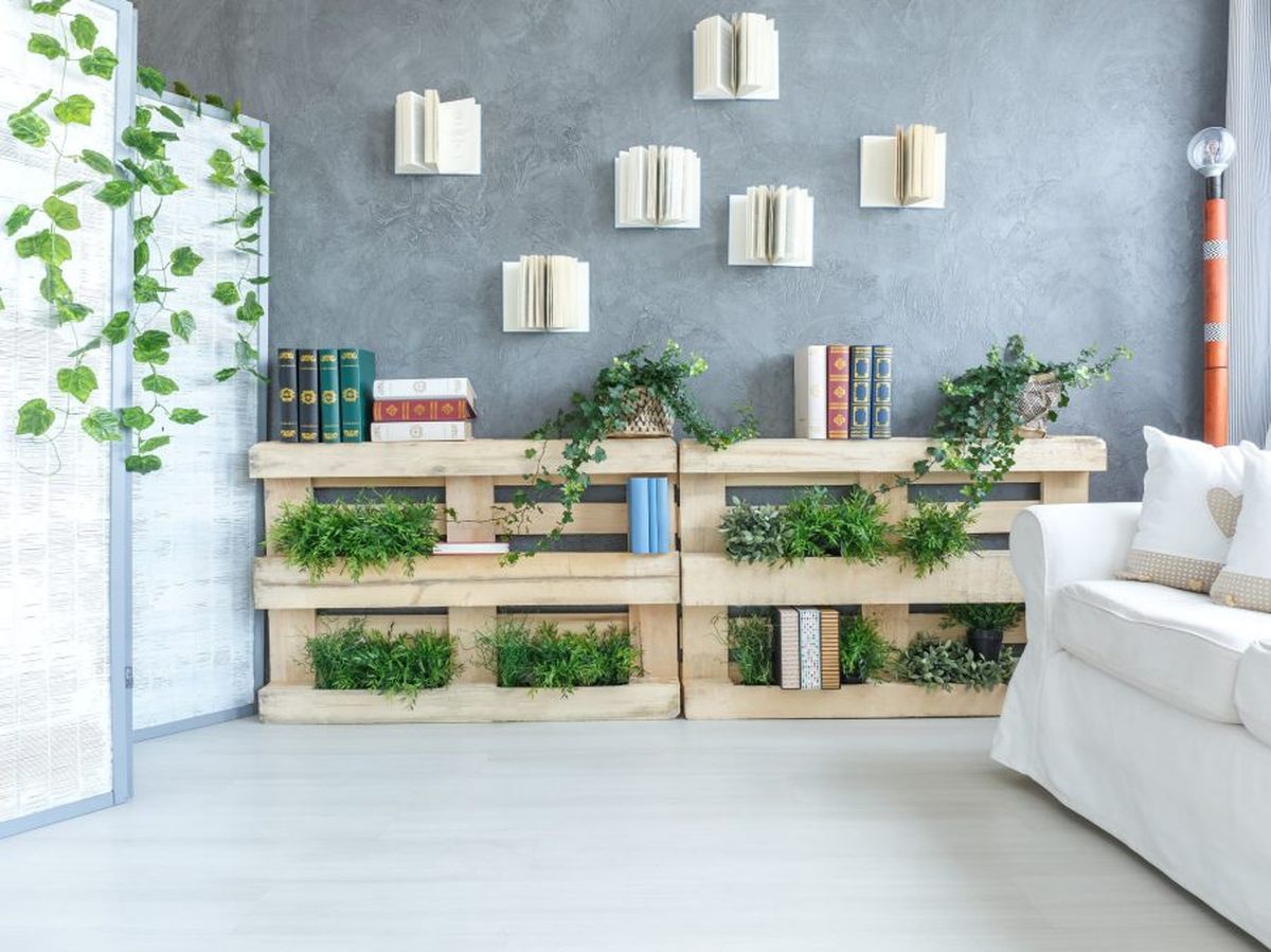 Paso a paso, fabricá tu propio jardín vertical reciclando palets. Paso a paso, fabricá tu propio jardín vertical reciclando palets.