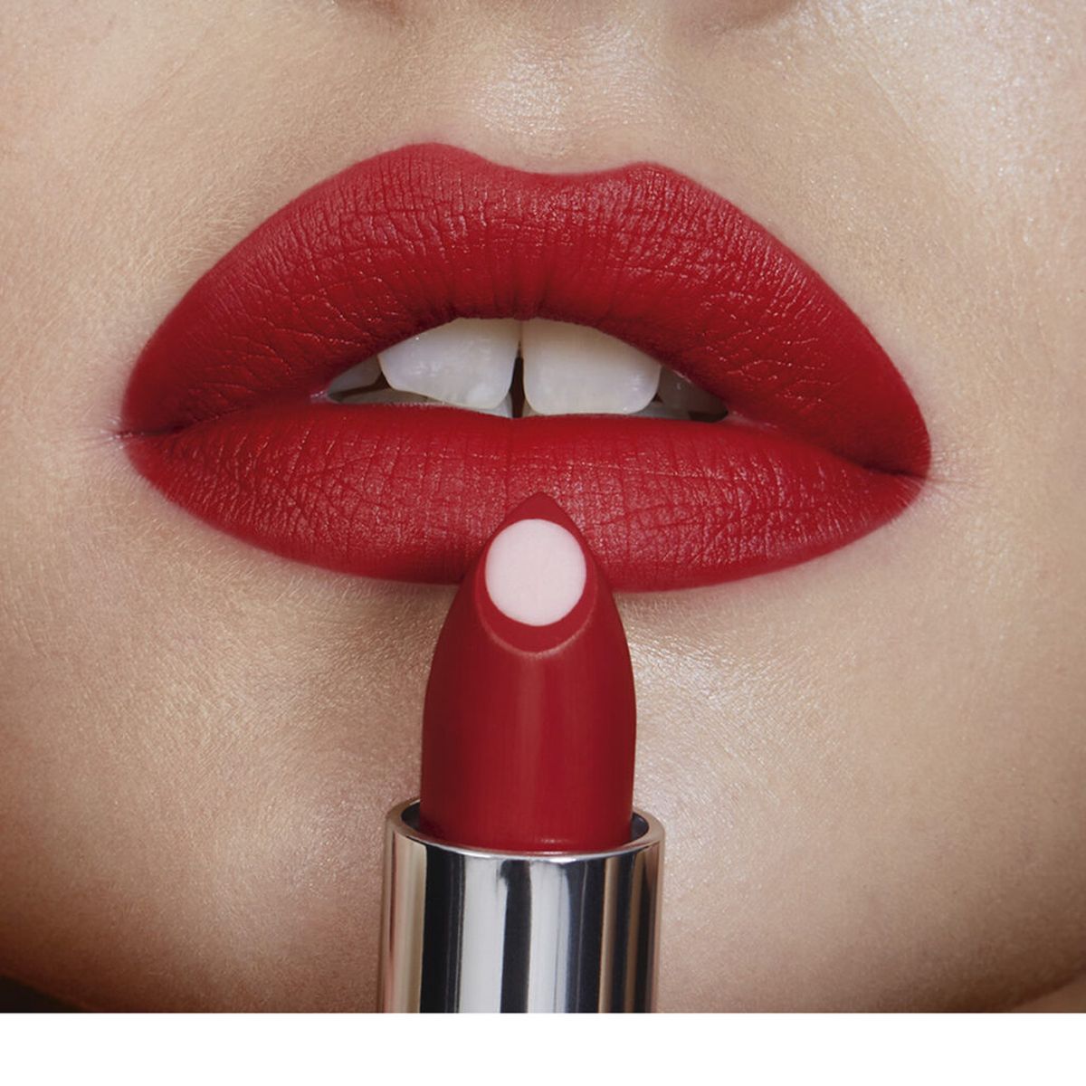 Lápiz labial Hydramatic matte de Avon Lápiz labial Hydramatic matte de Avon