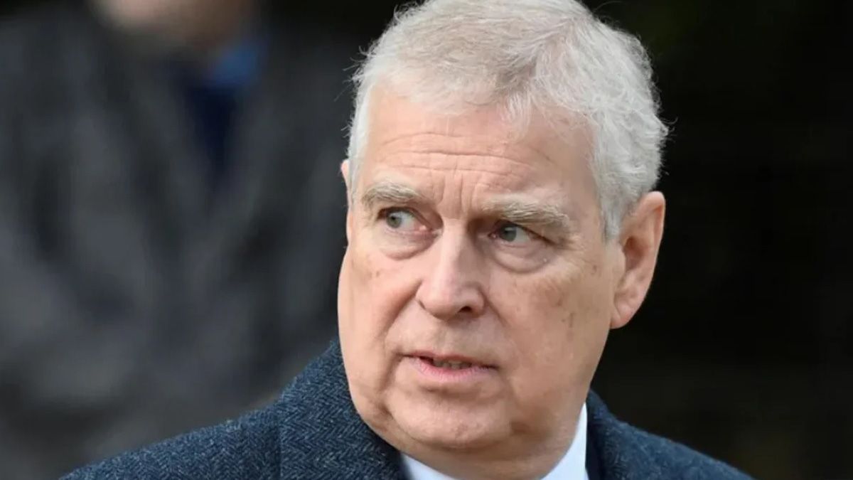 Por orden del rey Carlos de Inglaterra, la corona cortó la financiación económica al Príncipe Andrés, el duque de York Por orden del rey Carlos de Inglaterra, la corona cortó la financiación económica al Príncipe Andrés, el duque de York