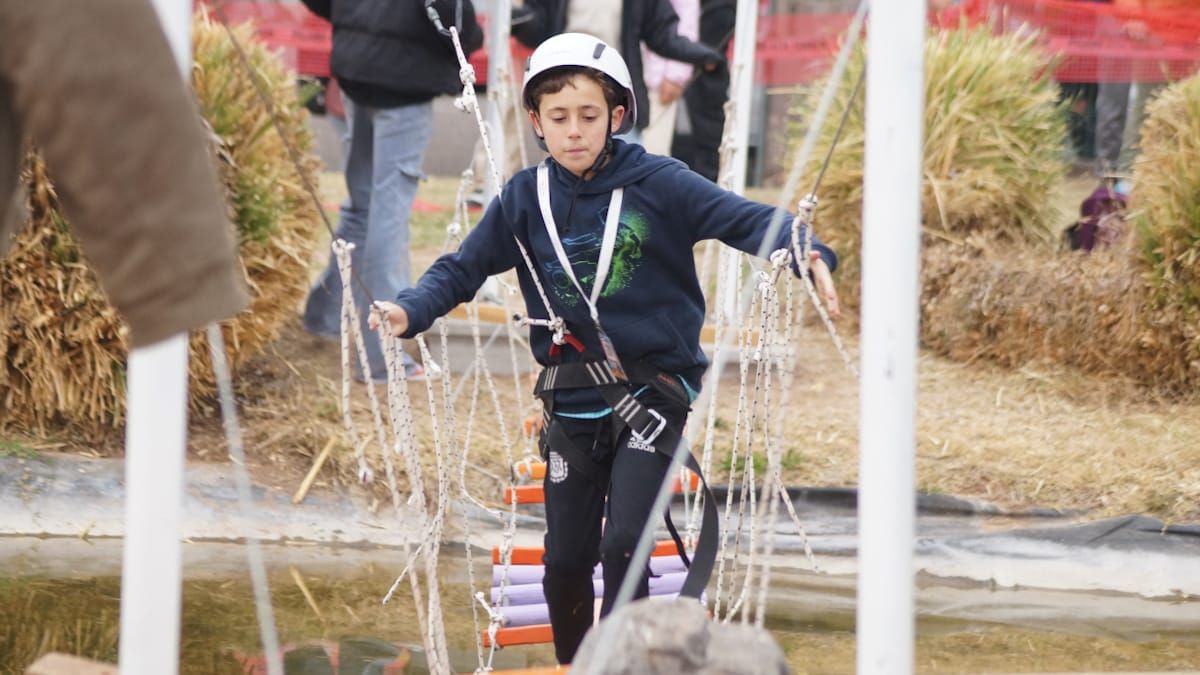 El puente colgante, otro de los desafíos divertidos de la jornada. El puente colgante, otro de los desafíos divertidos de la jornada.