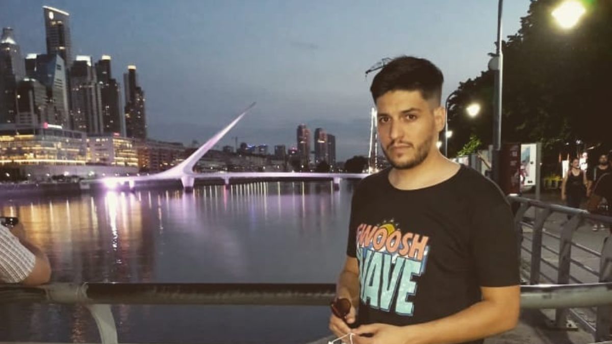 Imagen de Diego Olguín cuando viajó a Buenos Aires para realizar la donación de médula para el Incucai.