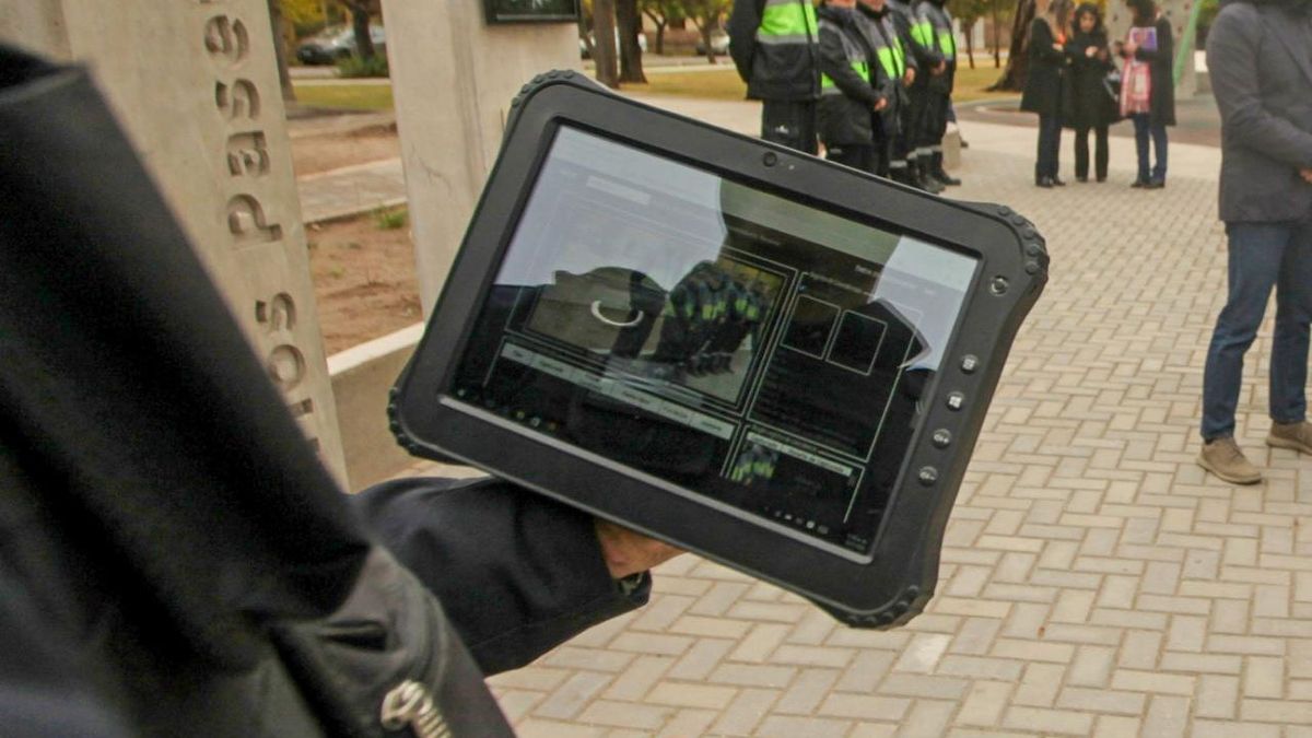 Biométricos, cámaras corporales y de reconocimiento facial, será lo que utilizará la Policía de Mendoza durante los actos de Vendimia 2025. Foto: Ministerio de Seguridad