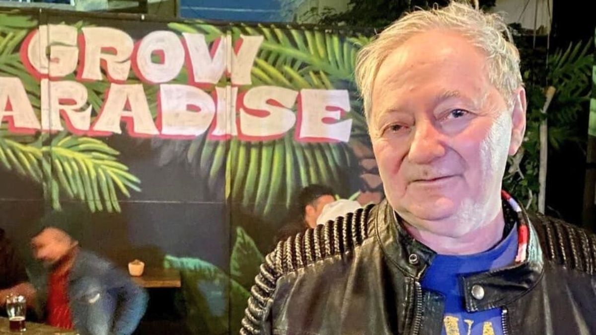 Ángel Pienica, el hombre de los vinilos y de las mil anécdotas con grandes estrellas del rock