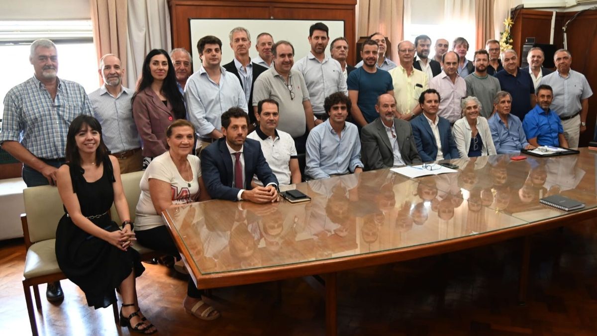 Vargas Arizu, Mema y los referentes del mundo empresarial. Vargas Arizu, Mema y los referentes del mundo empresarial.