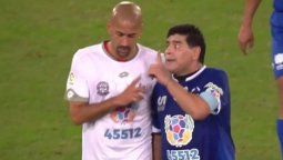 Maradona y Verón se desubicaron en pleno partido por la paz