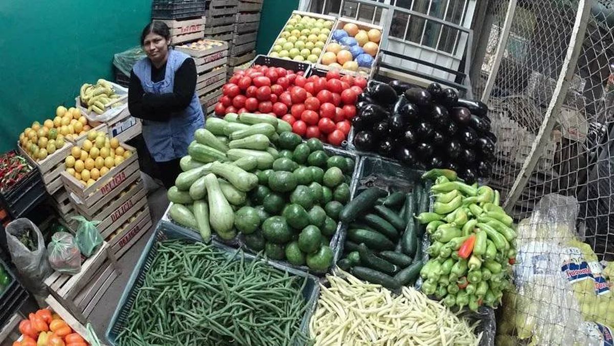 En cada feria la situación se repite: caen las ventas porque muchos puesteros solo venden en efectivo.