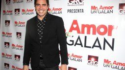 Matías Alé y su carita de mi novia agarró el ramo en el casamiento