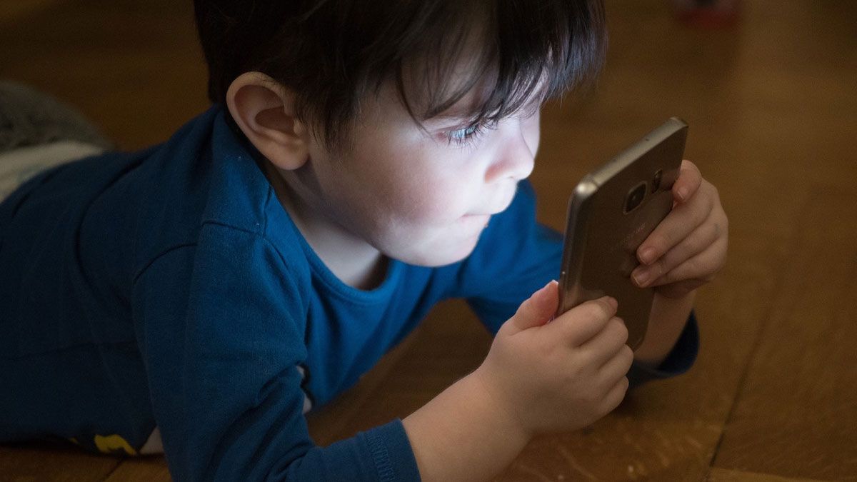Hay que tener un control muy estricto con los chicos y los celulares.