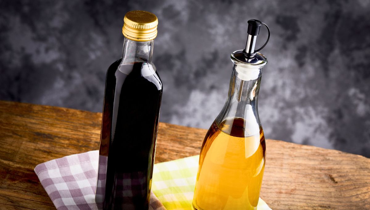 Utiliza un paño suave y limpio para limpiar los muebles de madera. Utiliza un paño suave y limpio para limpiar los muebles de madera. 