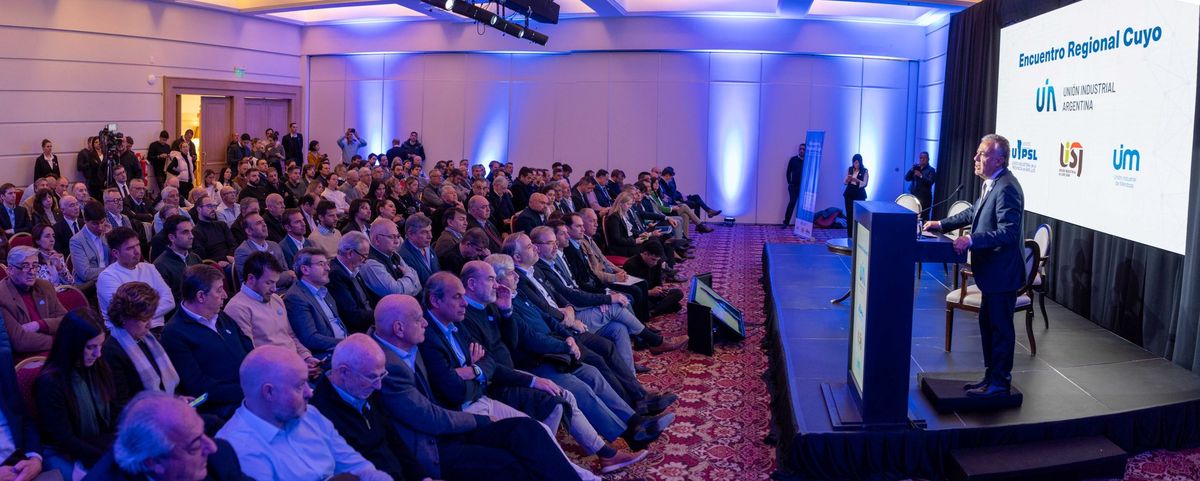 Cornejo exhortó a la clase política a estar a la altura de los mandatos de la sociedad, y apoyar la Ley Bases de Javier Milei. Cornejo exhortó a la clase política a estar a la altura de los mandatos de la sociedad, y apoyar la Ley Bases de Javier Milei.