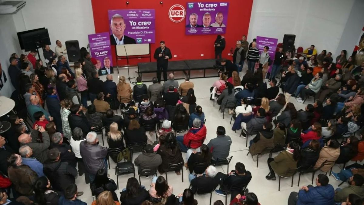 El vicegobernador Mario Abed, referente de Zona Este y candidato a conducir Junín, también participó de la reunión en Rivadavia. El vicegobernador Mario Abed, referente de Zona Este y candidato a conducir Junín, también participó de la reunión en Rivadavia.