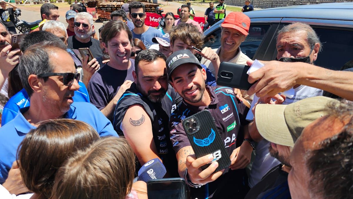 Julián Santero entró a la historia del deporte como el primer mendocino en ganar un campeonato de Turismo Carretera, la más tradicional de las categorías del automovilismo argentino. Julián Santero entró a la historia del deporte como el primer mendocino en ganar un campeonato de Turismo Carretera, la más tradicional de las categorías del automovilismo argentino.