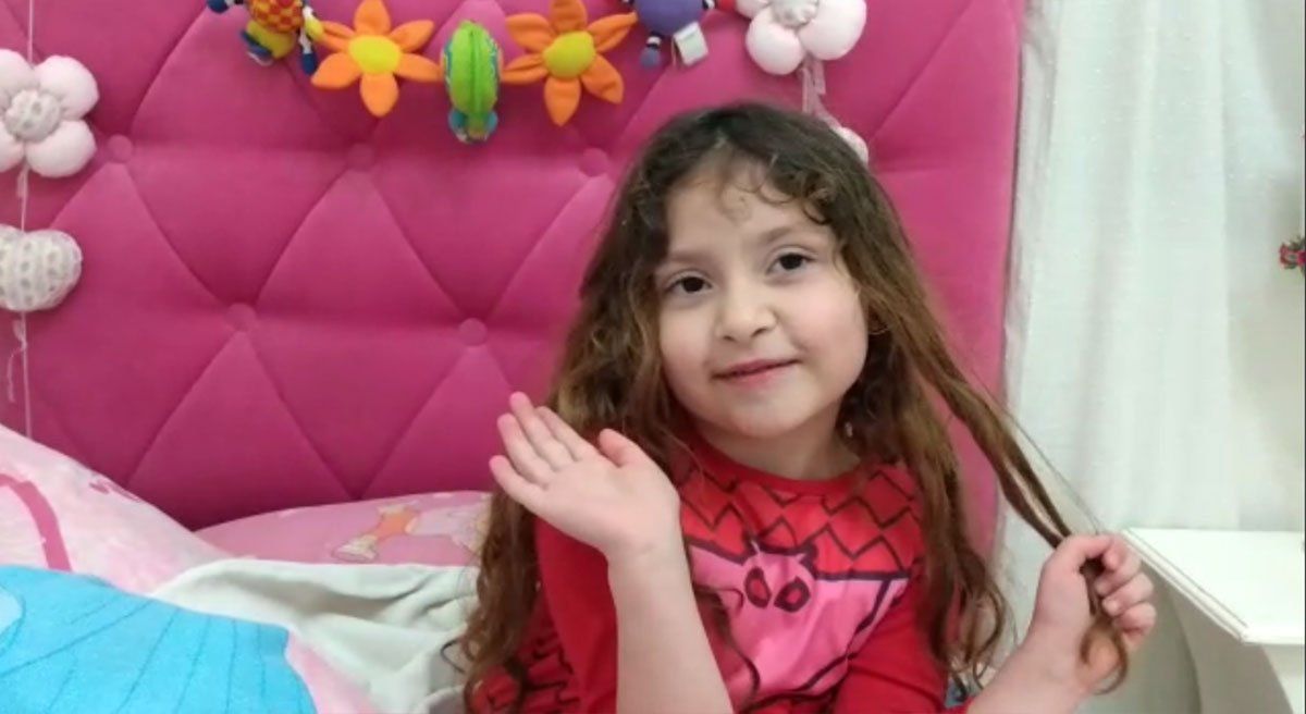 Brune, la superheroína que busca incentivar la donación de plasma.