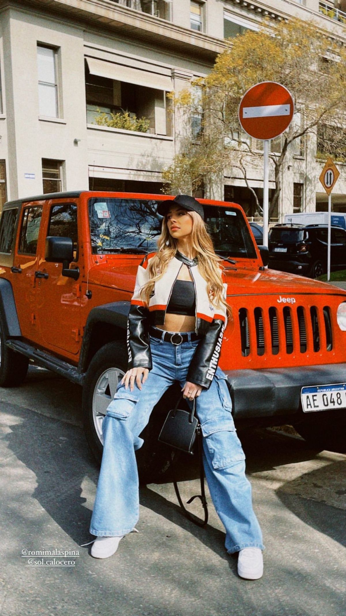 A lo Juli Poggio, Romina Malaspina lleva el look motoquero y es furor. A lo Juli Poggio, Romina Malaspina lleva el look motoquero y es furor.