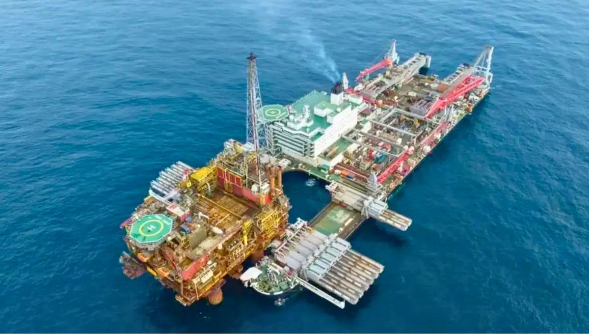 El barco de construcción más grande del mundo: capaz de instalar en un solo levantamiento estructuras