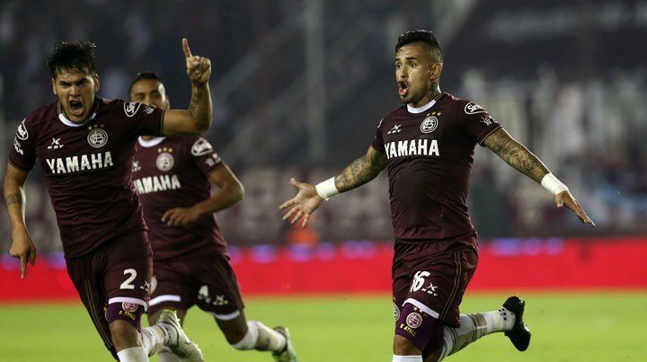Imparable: Lanús le ganó el clásico a Banfield y se afianza en la punta